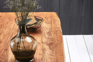 Wie pflegt man einen Baumkantentisch bzw. Massivholzmöbel? 4 wie pflegt man einen Baumkantentisch